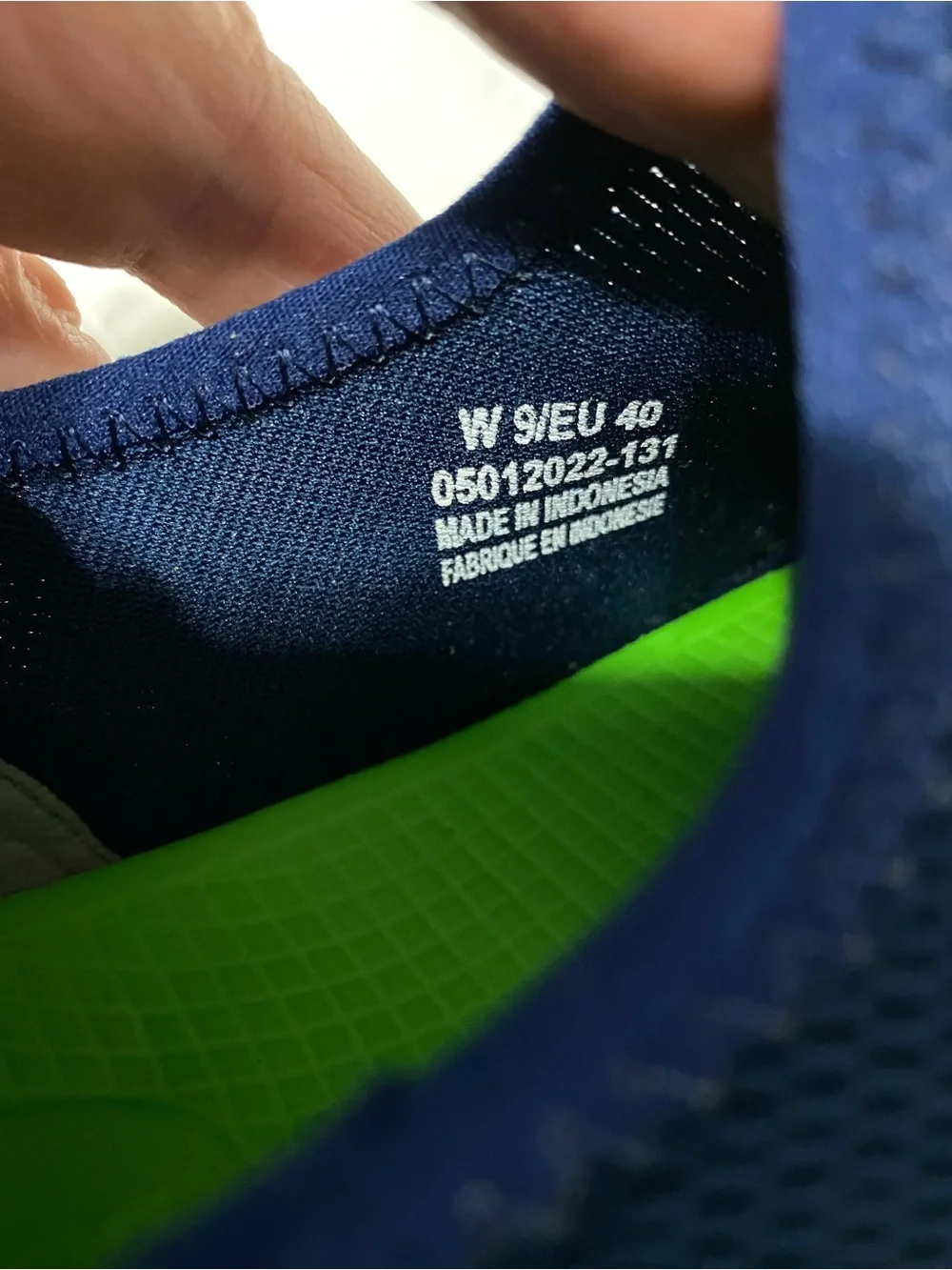 OOFOS OOmg Low Mesh Slip On Navy Blue Sneakers Women’s Size 9